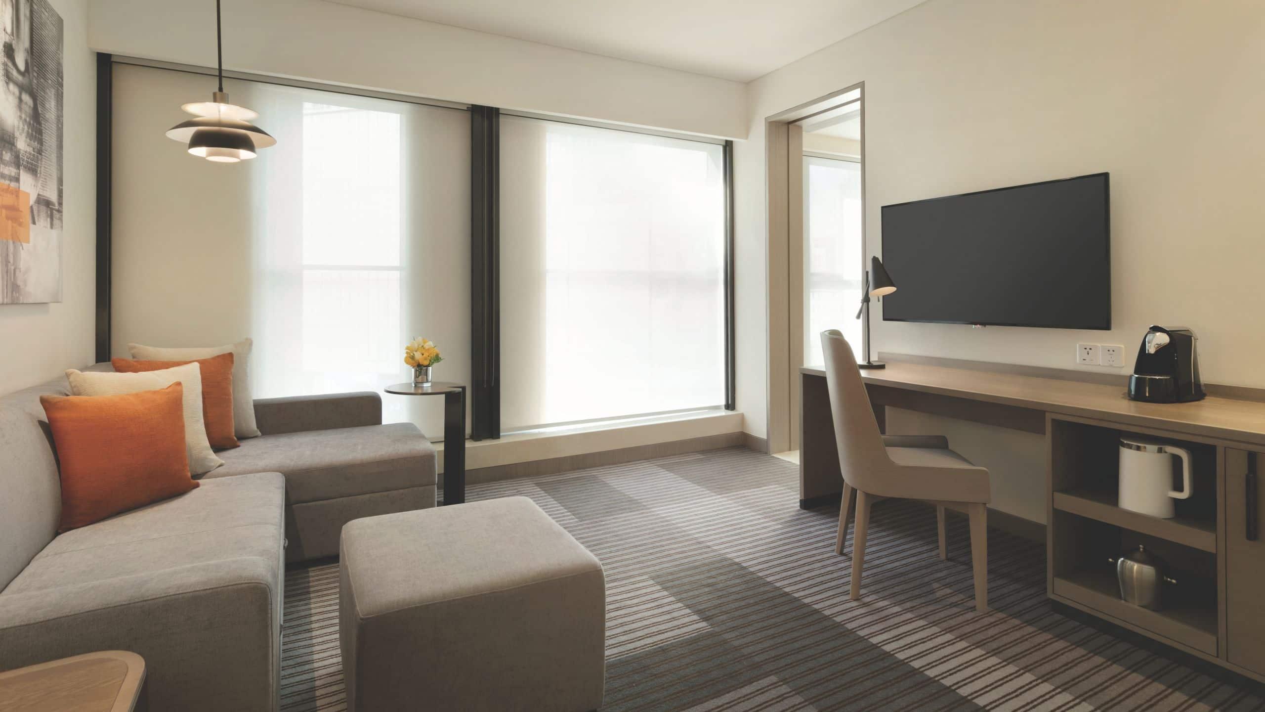 Hotel Hyatt Place Tianshan Plaza 4*